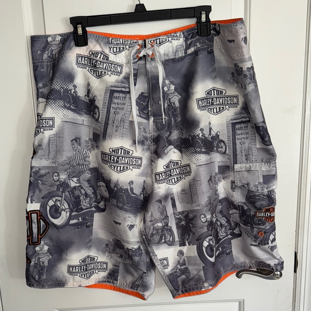 Harley-Davidson Gray Board Shorts with Motorcycle Imagery Mens swim trunks Sz XL